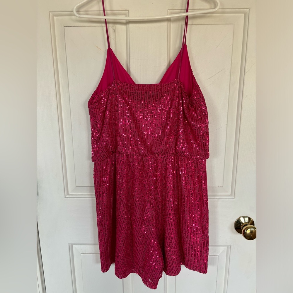 Do you need an outfit for a Bach or T Swift concert?! Hot pink sequins romper